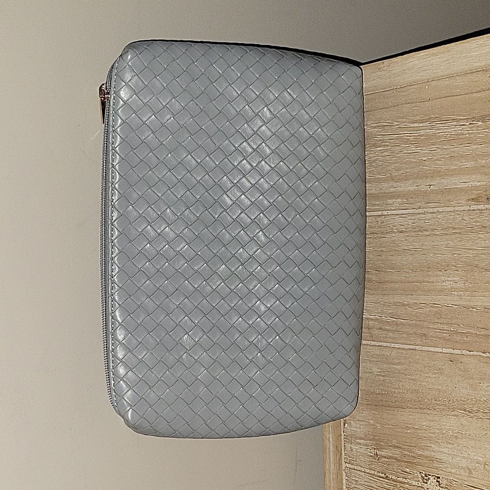 House of Harlow 1960 Blue Vegan Zip Cosmetic Case Bag